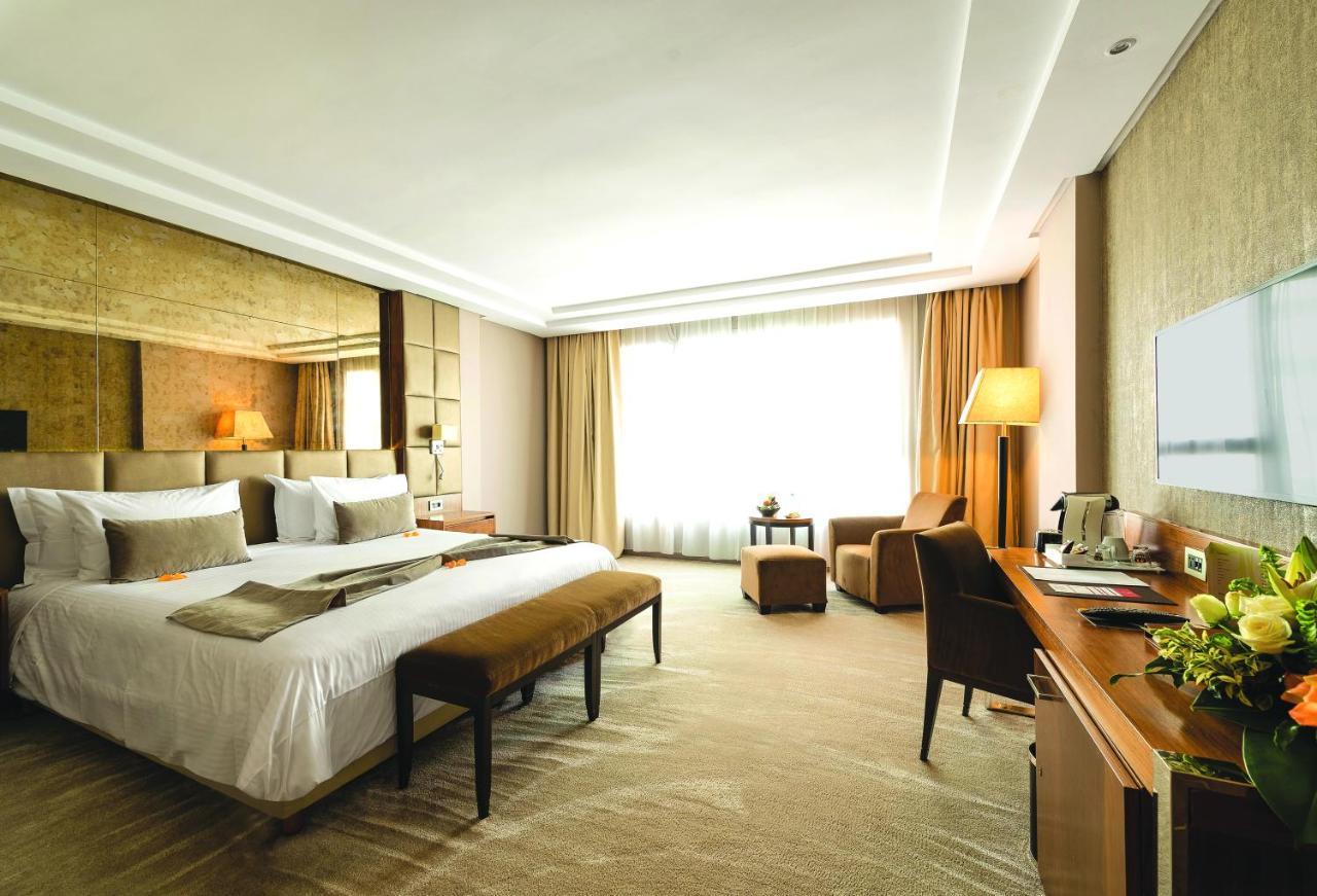 Le Palace D'Anfa Casablanca Exterior foto A room at the InterContinental Paris Le Grand