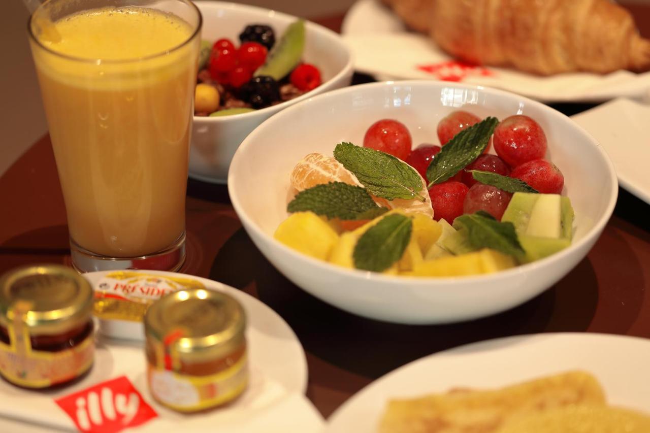 Le Palace D'Anfa Casablanca Exterior foto A fruit salad